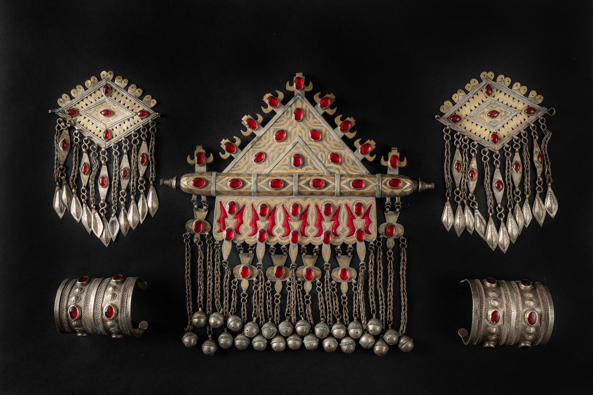 Full set - Triangular Amulet, Chest Pendant, Bracelets