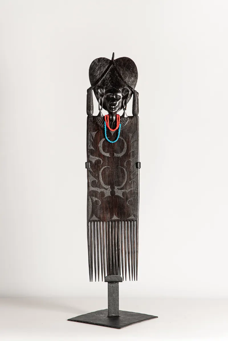 Makonde Comb